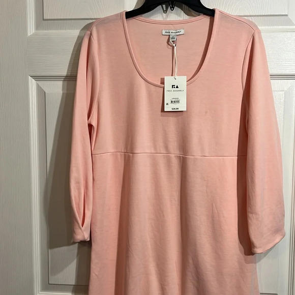 NWT Free Assembly Women's Pleated U Neck Mini Dress size Medium. - Picture 2 of 11